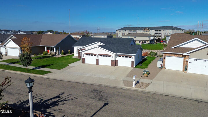 Property Photo:  2109 Bridgeview Court SE  ND 58554