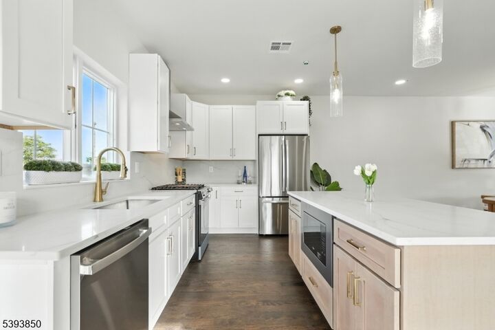 Property Photo:  186 Canterbury Ave  NJ 07031