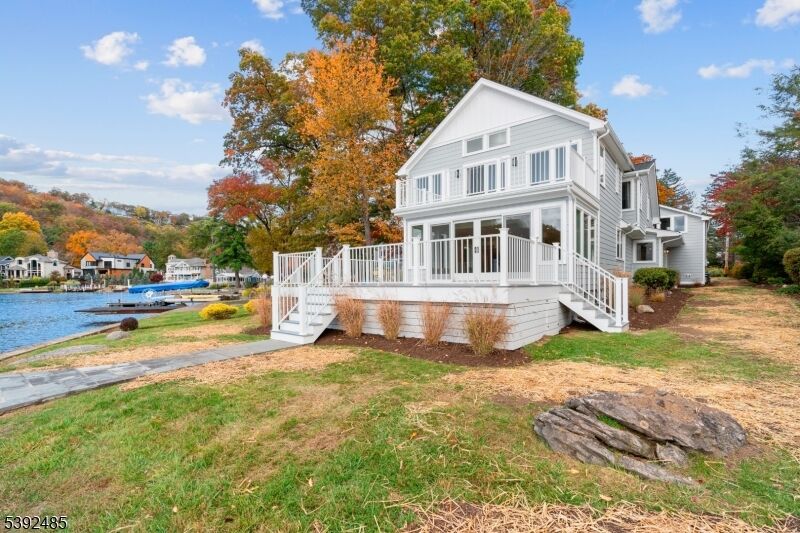 Property Photo:  3 Pueblo Pkwy  NJ 07871