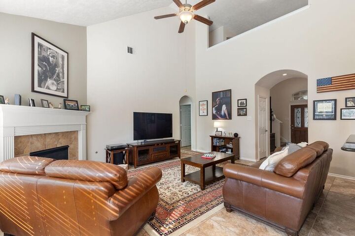 Property Photo: 163 N Hawkhurst Circle TX 77354