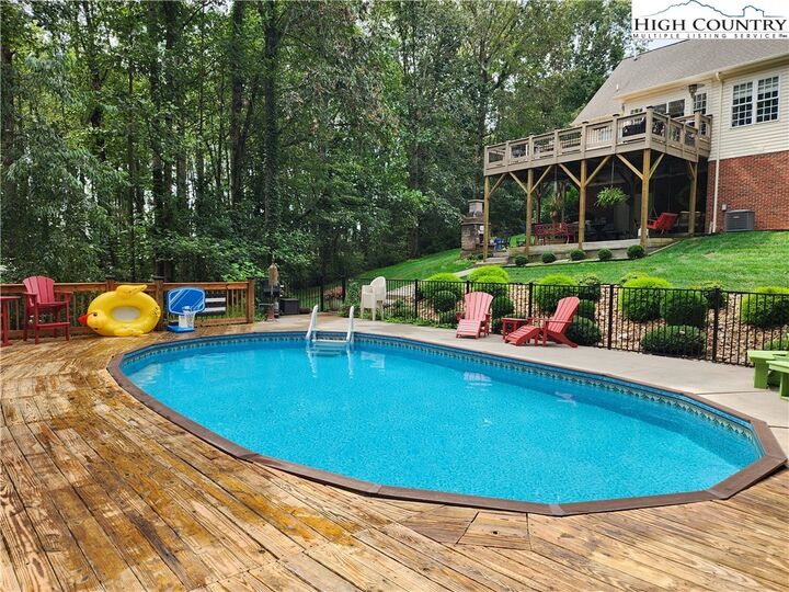 Property Photo: 110 Eastridge Lane NC 28651