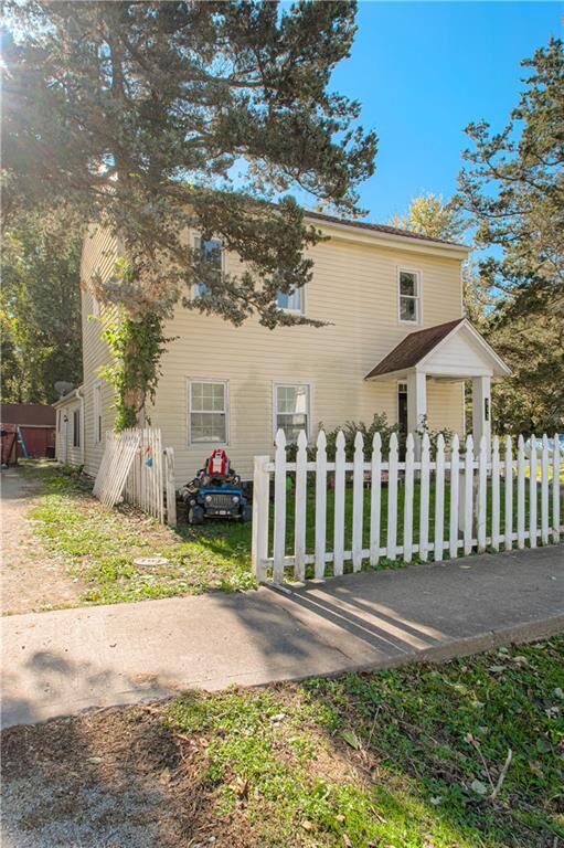 Property Photo:  611 Main Street  MO 64072 