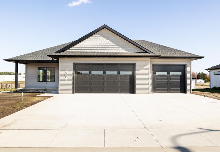 Property Photo:  701 Hickory St  IA 50647