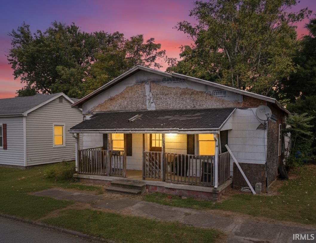 Property Photo:  1218 Buntin Street  IN 47591