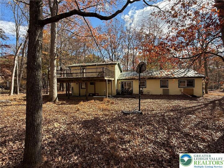 Property Photo:  3143 Bear Swamp Road  PA 18302