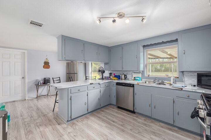 Property Photo: 2504 Davisville Road TX 75901