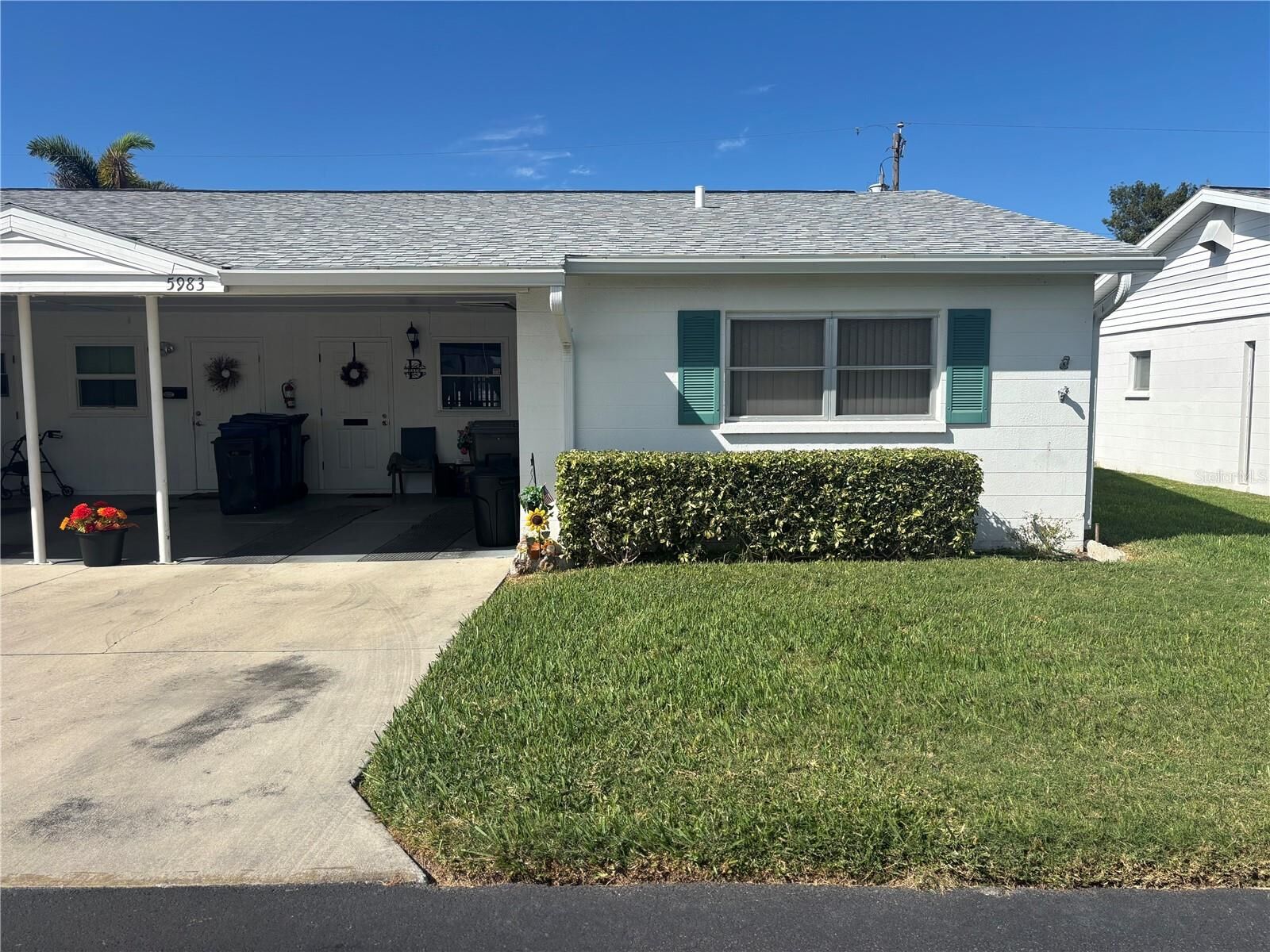 Property Photo:  5983 Coral Way  FL 34207