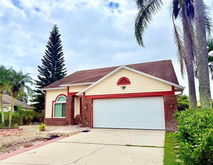 Property Photo:  9450 Telfer Run  FL 32817