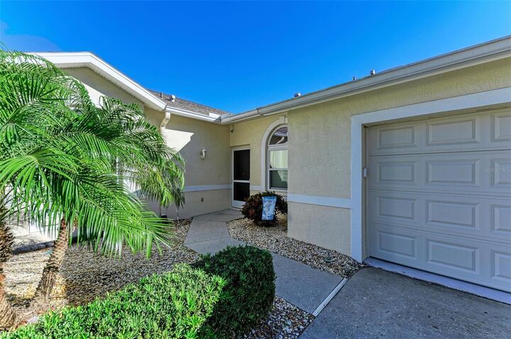 Property Photo:  6338 Stone River Road  FL 34203