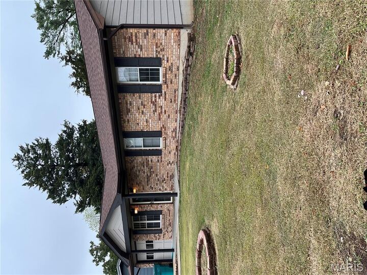 Property Photo: 121 Mervin Street MO 63080