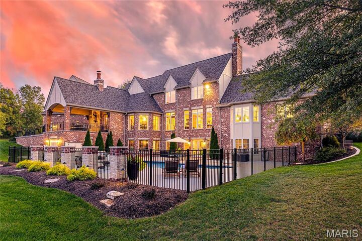 Property Photo:  42 Windcastle Place  MO 63304 