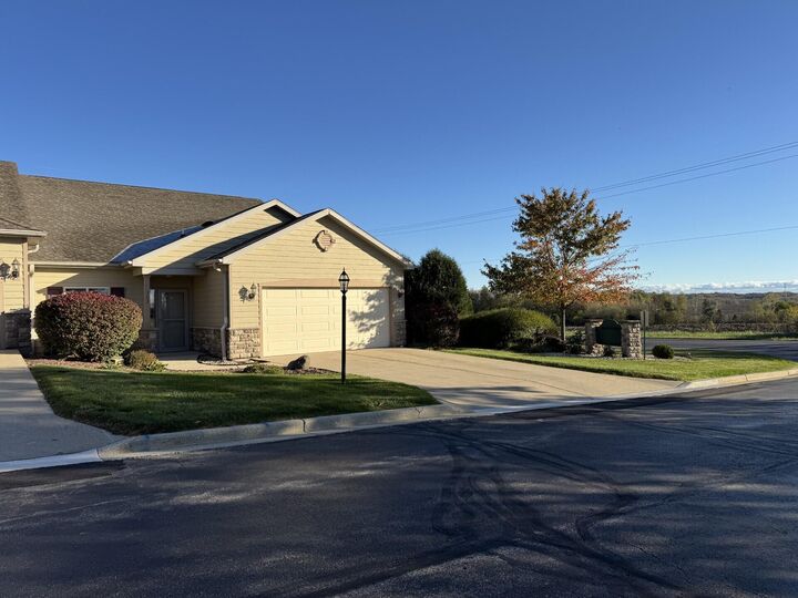 102 Walnut Ridge Dr 20  Union Grove WI 53182 photo