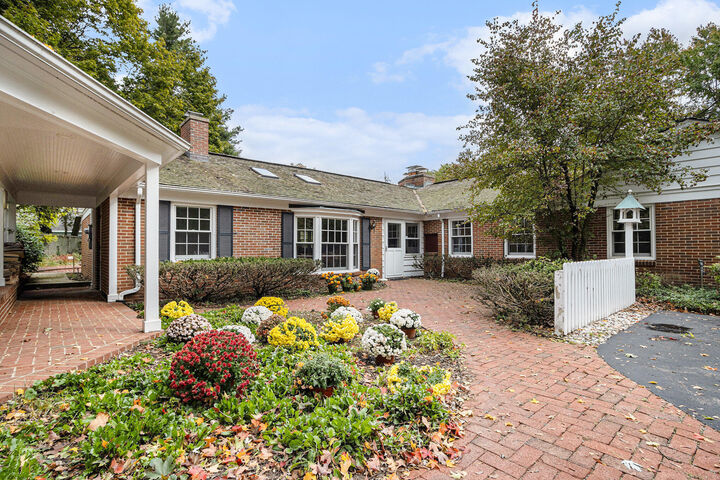 Property Photo:  1734 Embury Road  MI 49008 