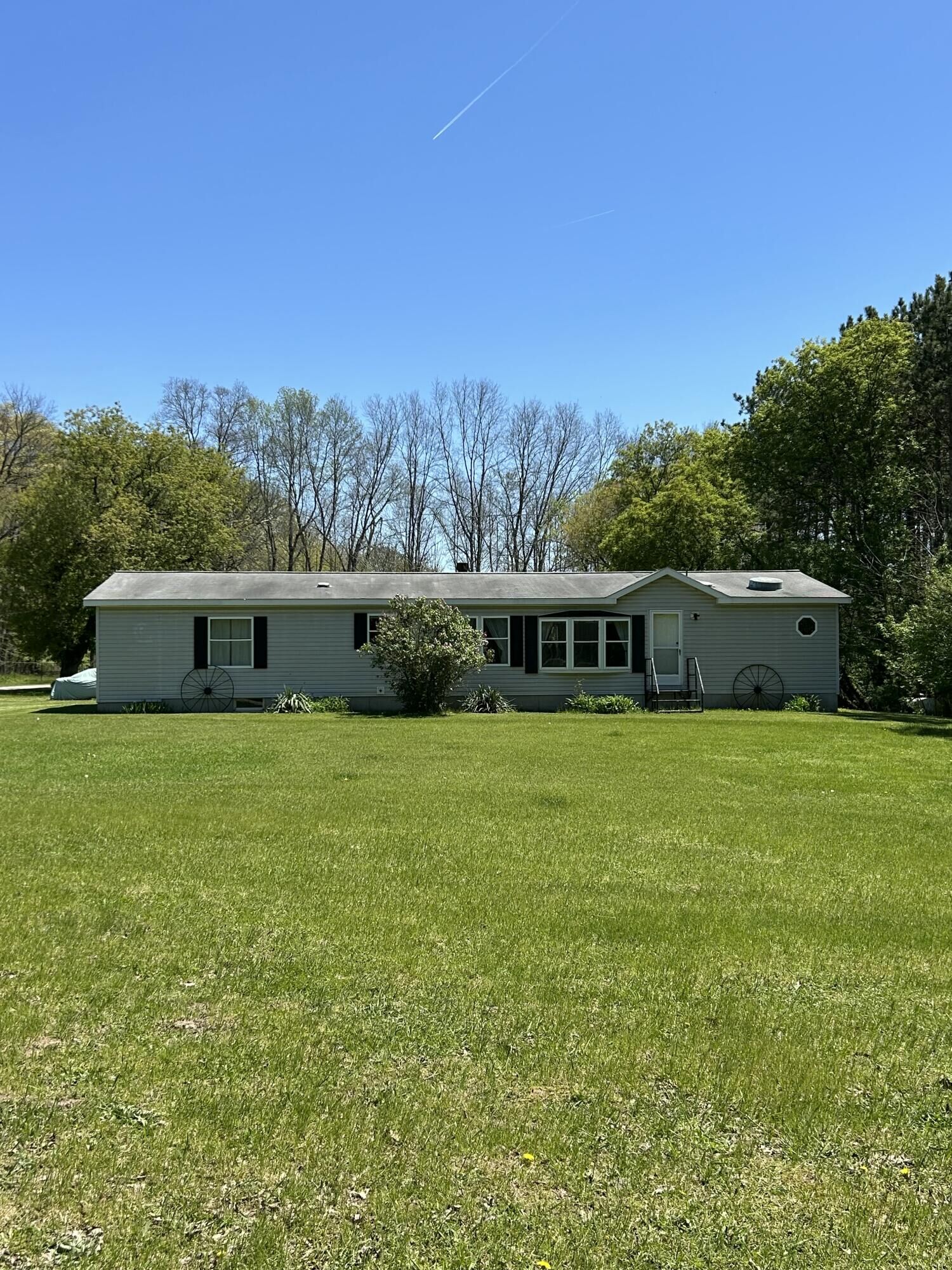Property Photo:  2240 Whites Bridge Road  MI 48809 