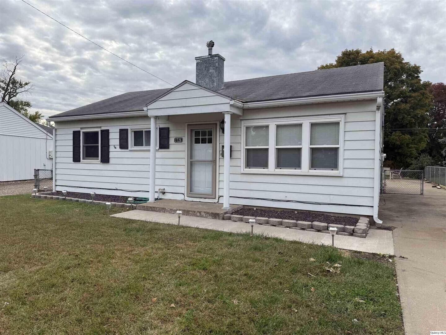 Property Photo:  1726 W Granview Dr.  IL 62301 