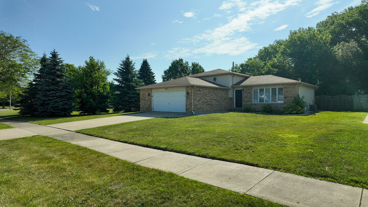 Property Photo: 25601 S Linden Avenue IL 60449