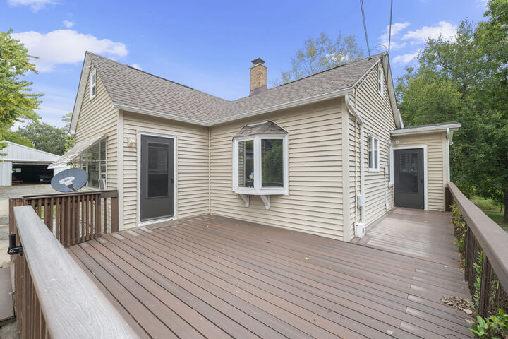 Property Photo: 2110 State Route 31 IL 60543