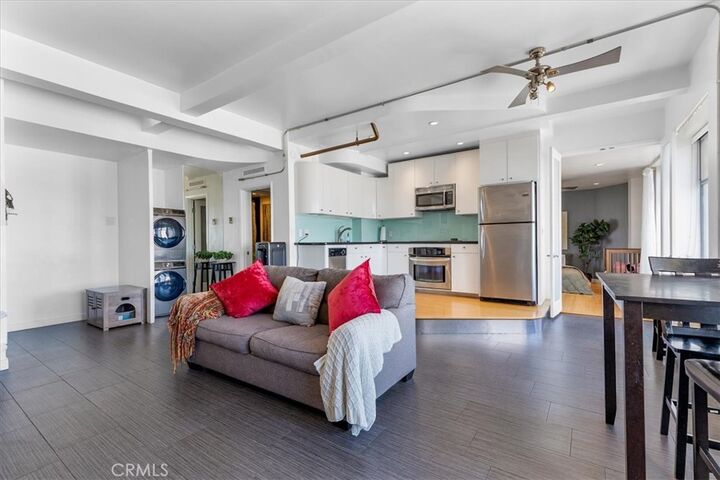 Property Photo:  100 Atlantic 701  CA 90802 