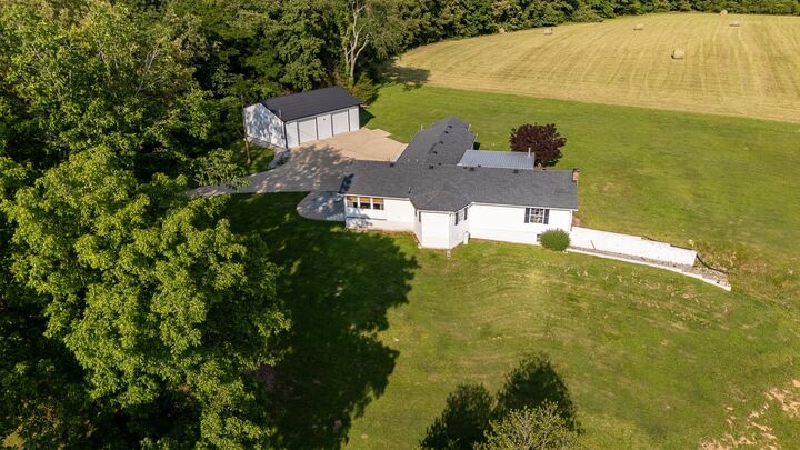 Property Photo: 876 W Point Rd TN 38464