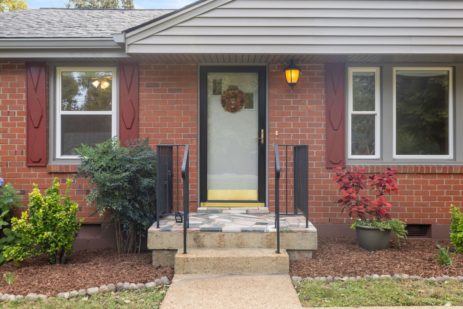 Property Photo: 325 Melpar Dr TN 37211