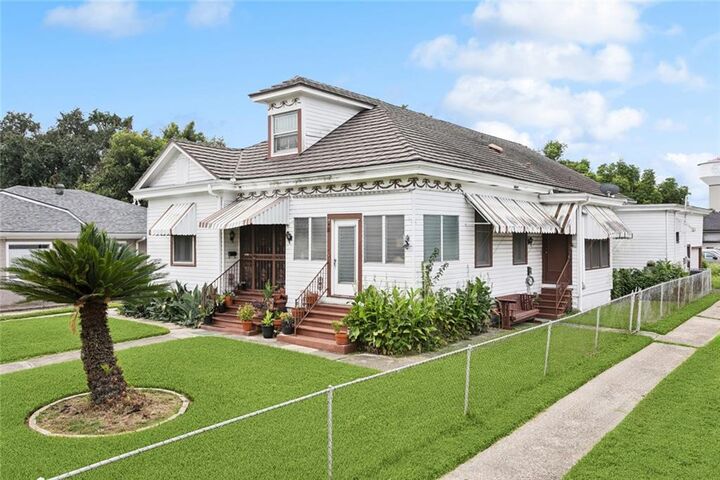 Property Photo:  8860 62 Apricot Street  LA 70118 