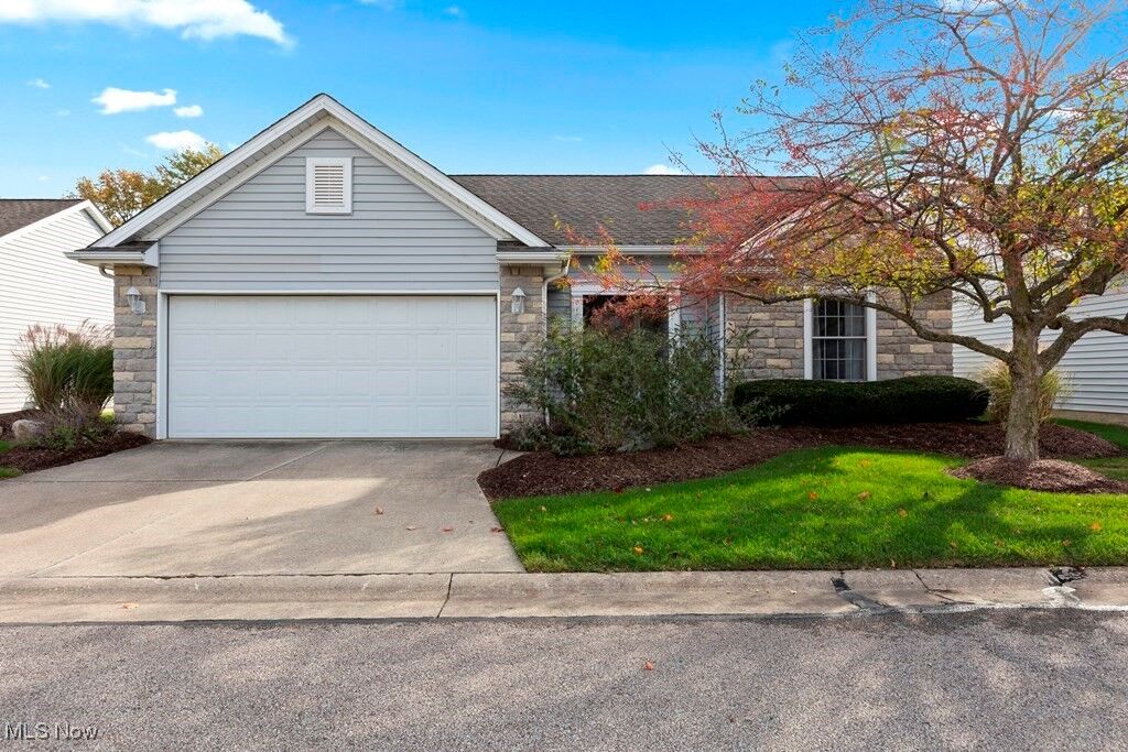 Property Photo:  222 Stonehedge Drive  OH 44035 