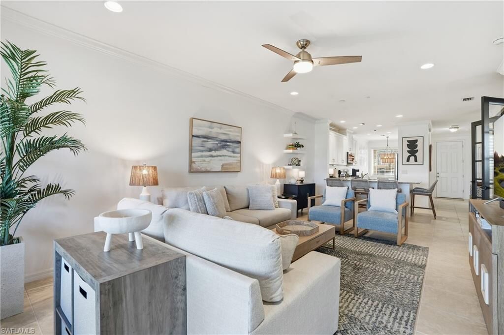 Property Photo:  9374 Pocida Ct 101  FL 34119 