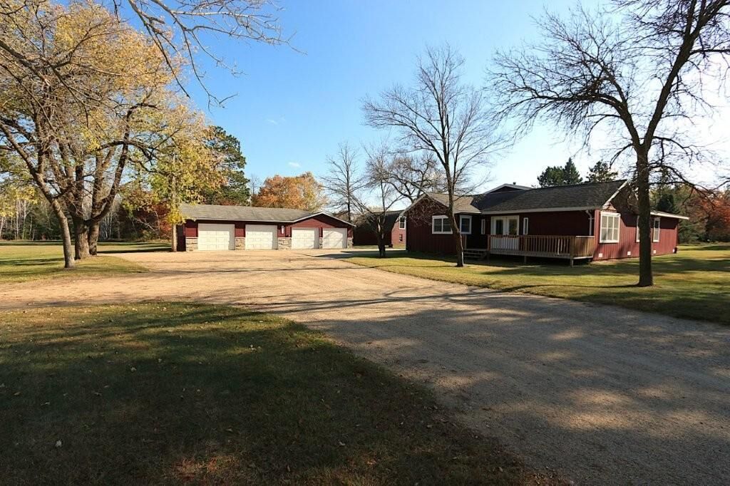 Property Photo: 886 2nd Street SE MN 56479