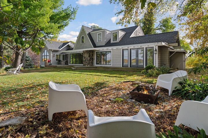 Property Photo:  859 Excelsior Boulevard  MN 55331 