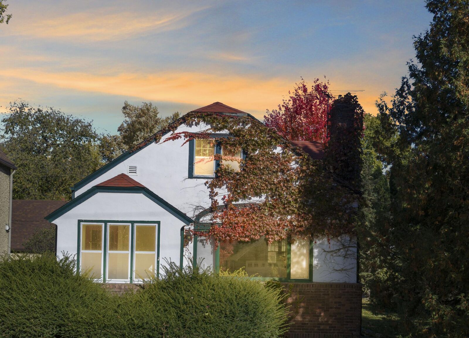 Property Photo: 2195 Jefferson Avenue MN 55105