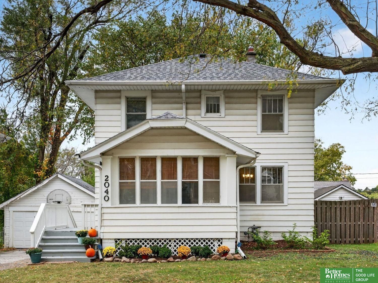 Property Photo:  2040 N 50 Avenue  NE 68104