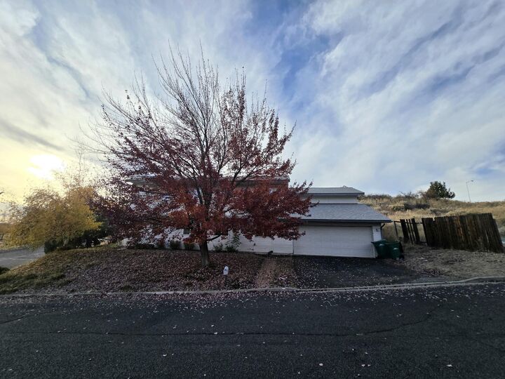 Property Photo:  402 Mountain View Boulevard  OR 97601 