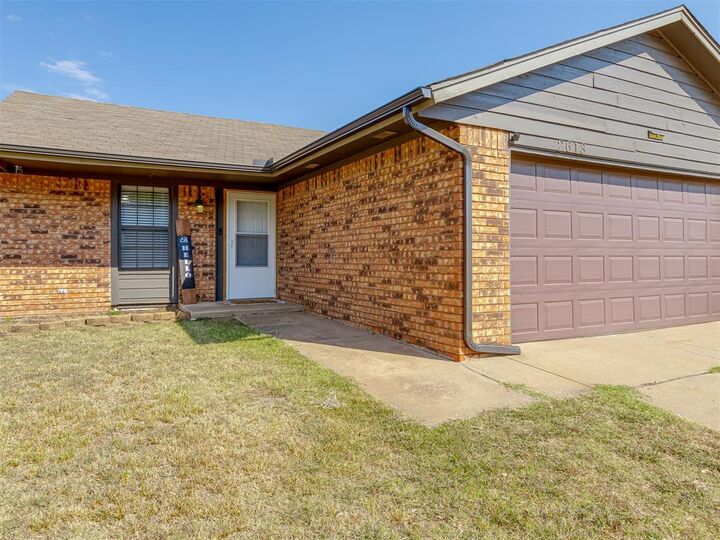 Property Photo:  2613 Glen Oaks Drive  OK 73071