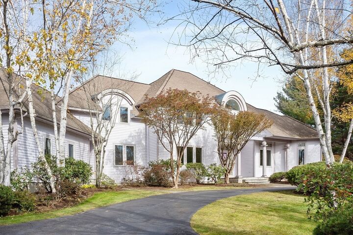 Property Photo:  4 Hazelwood Circle  MA 01810 