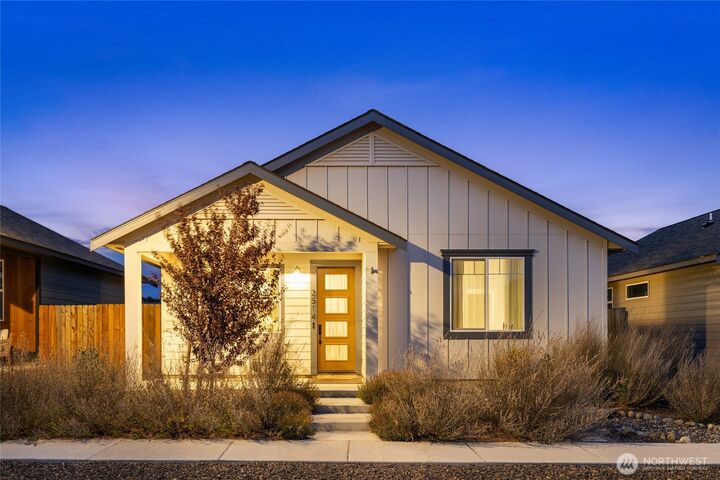 Property Photo:  2514 N Benjamin Lane  WA 98926 