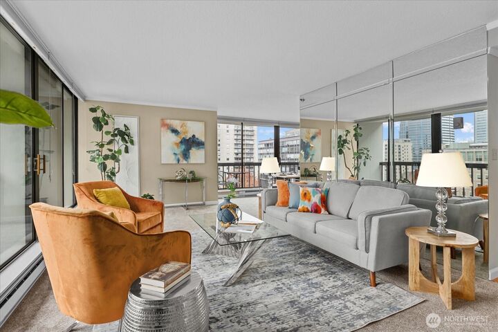 Property Photo:  1101  Seneca Street 802  WA 98111