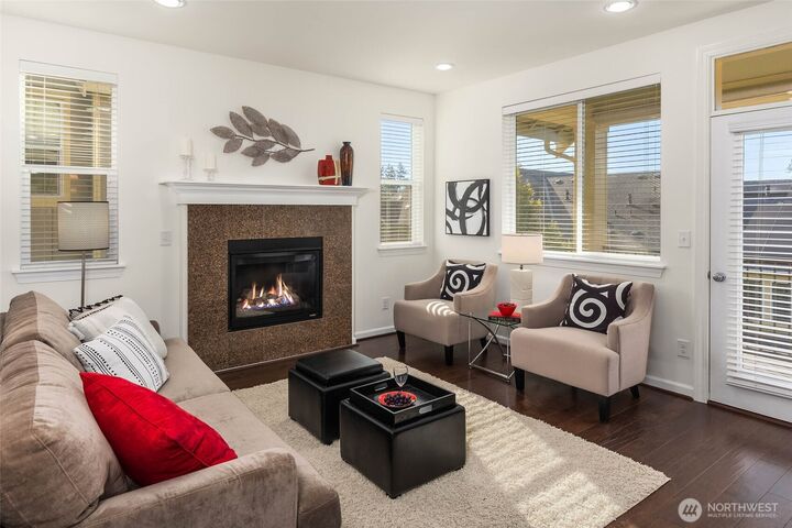 Property Photo:  2535 NE Mulberry Walk  WA 98029