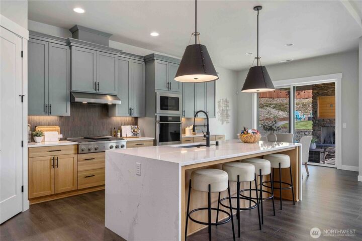 Property Photo:  33023  139th Place SE  WA 98092