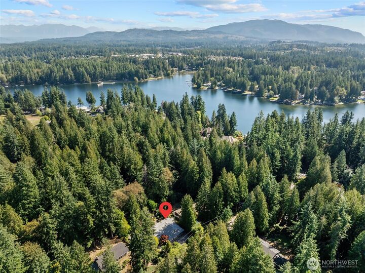 Property Photo:  2048  216th Avenue SE  WA 98075