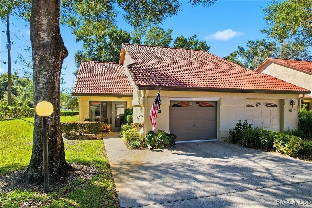 Property Photo:  2048 Forest Drive  FL 34453 