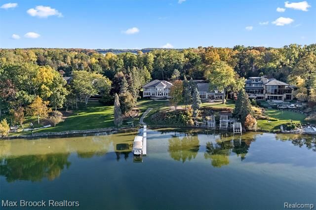 4764 Dow Ridge Road  Orchard Lake Village MI 48324 photo