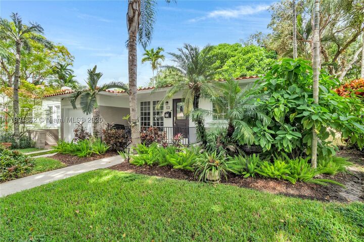 Property Photo:  817 Venetia Ave  FL 33134 