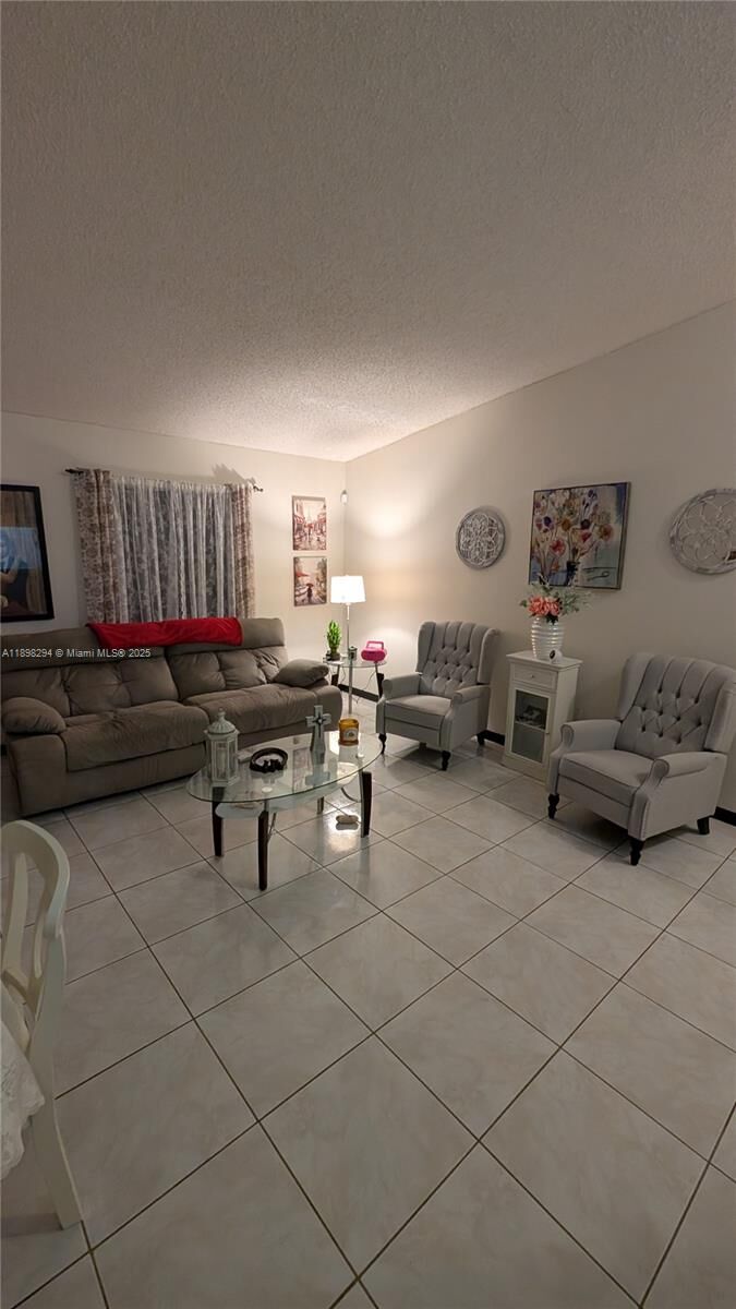 1025 SW 113th Ter  Pembroke Pines FL 33025 photo