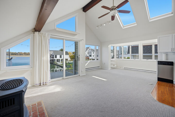 Property Photo: 205 Hillspoint Road 2nd Floor CT 06880