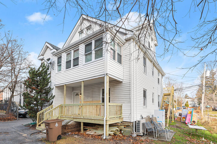 Property Photo:  21 Holcomb Avenue  CT 06906
