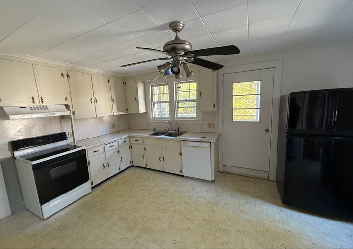 Property Photo:  227 Railroad Street 1  CT 06787 