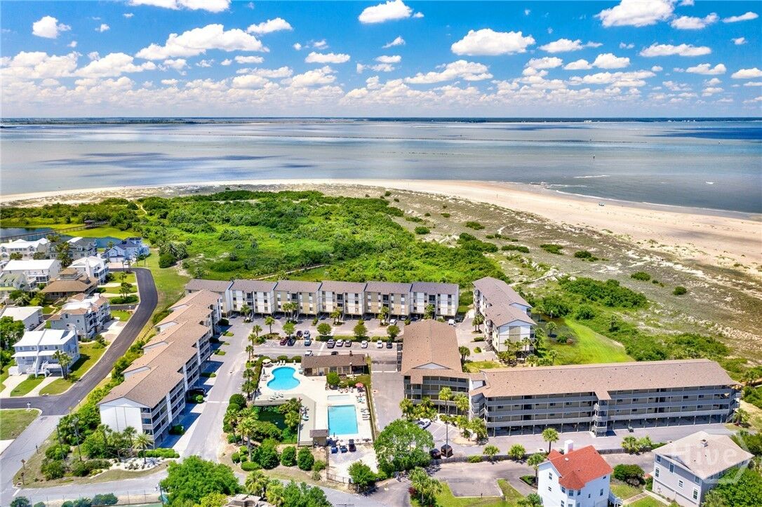 Property Photo:  85 Van Horne Avenue 19B  GA 31328