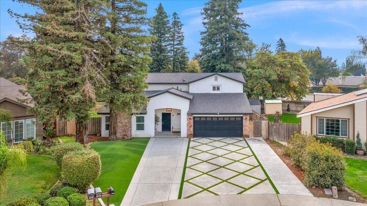 Property Photo: 2423 E Vassar Drive CA 93292