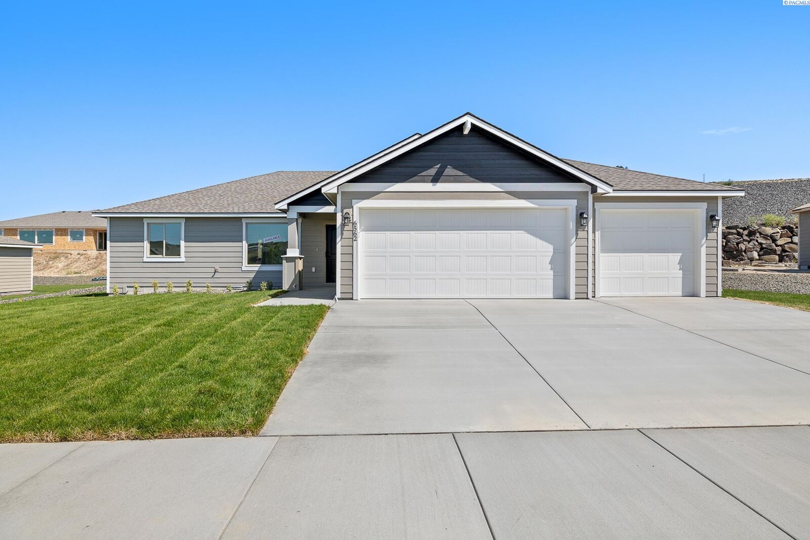 Property Photo:  6562 W 30th Pl  WA 99338 