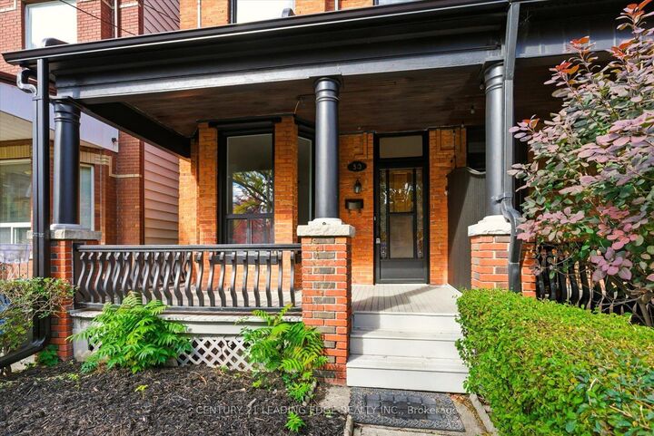 Photo de la propriété:  30 Ulster Street  ON M5S 1E3